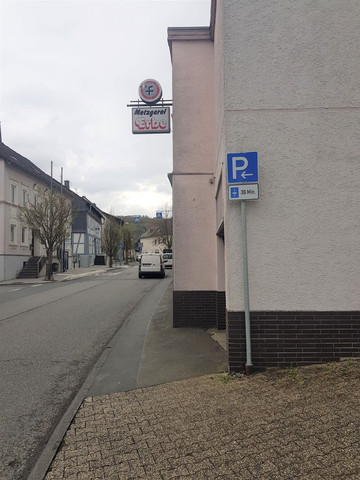 Kurzzeitparkzone (30 Minuten) in der Obertorstraße